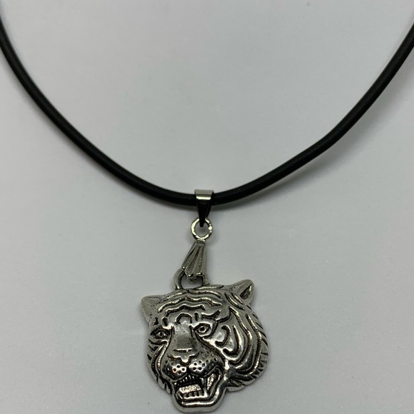 Alloy Tiger Necklace - Picture 1 of 3
